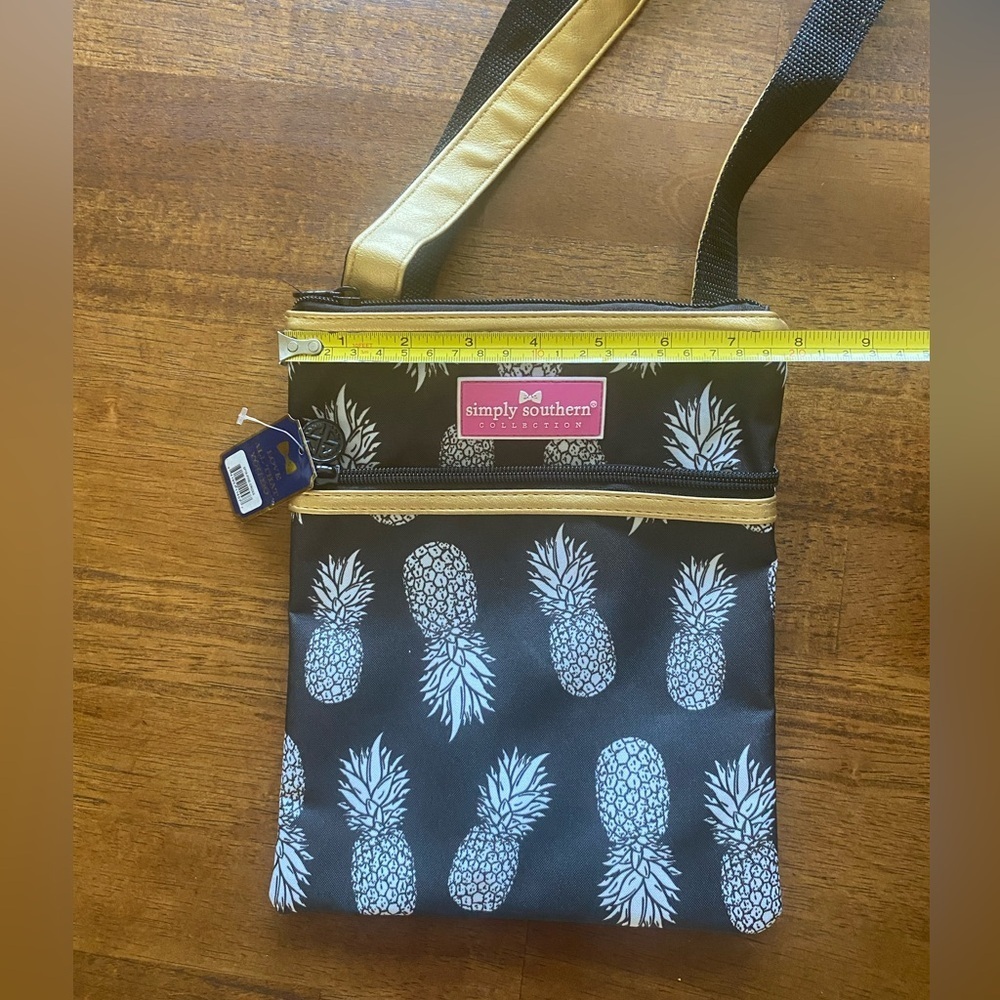 Simply southern pineapple Crossbody bag. NWT​​​ - Picture 2 of 8